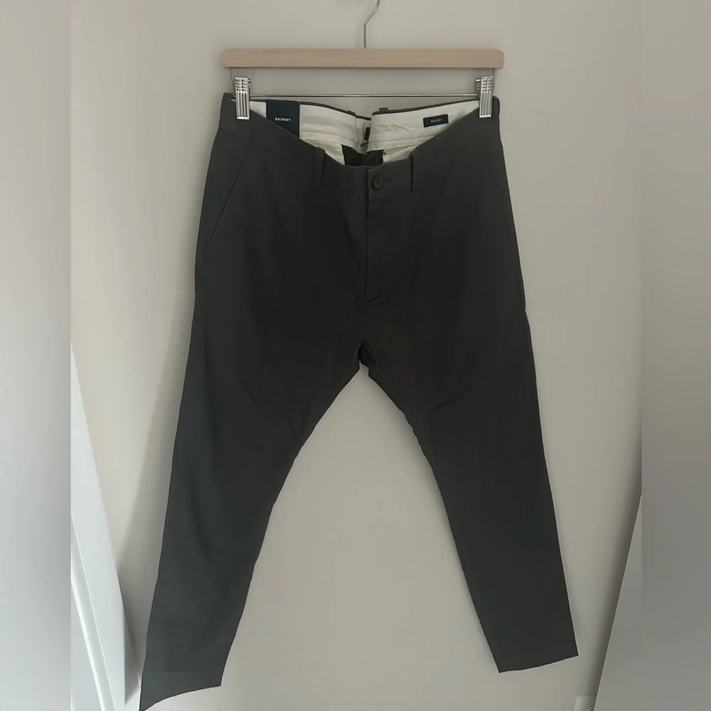 NWT Men’s J.Crew Factory skinny fit grey chino pants size 32/30 - Picture 3 of 5